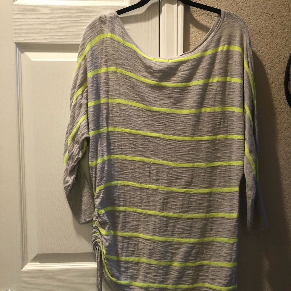 EXPRESS Tunic - Picture 2 of 4